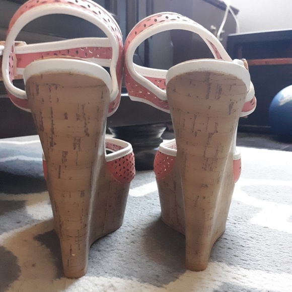 Shoes - Picture 2 of 4